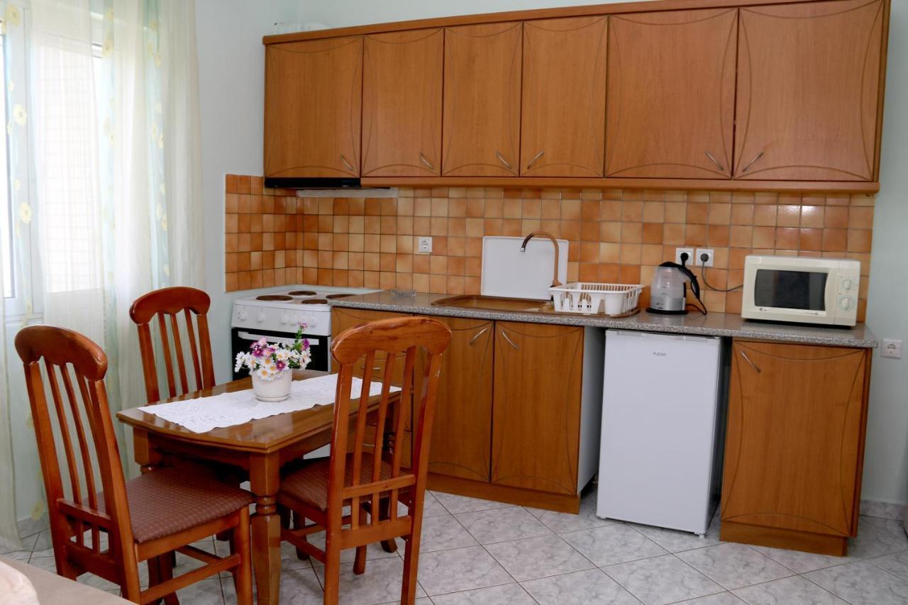 Isabela Apartments Sarandë Exteriör bild
