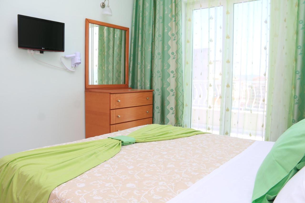 Isabela Apartments Sarandë Exteriör bild