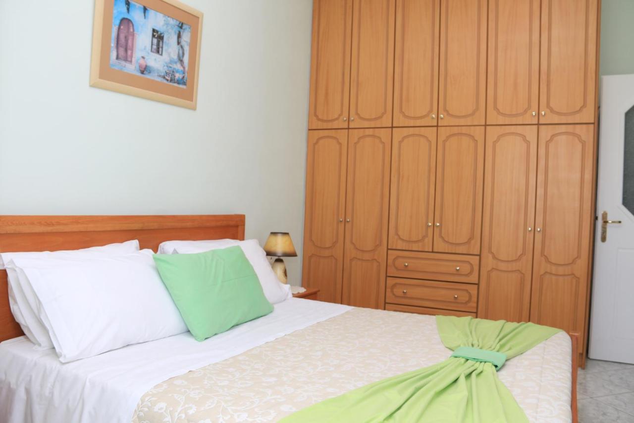 Isabela Apartments Sarandë Exteriör bild