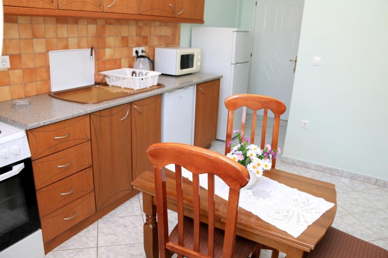 Isabela Apartments Sarandë Exteriör bild