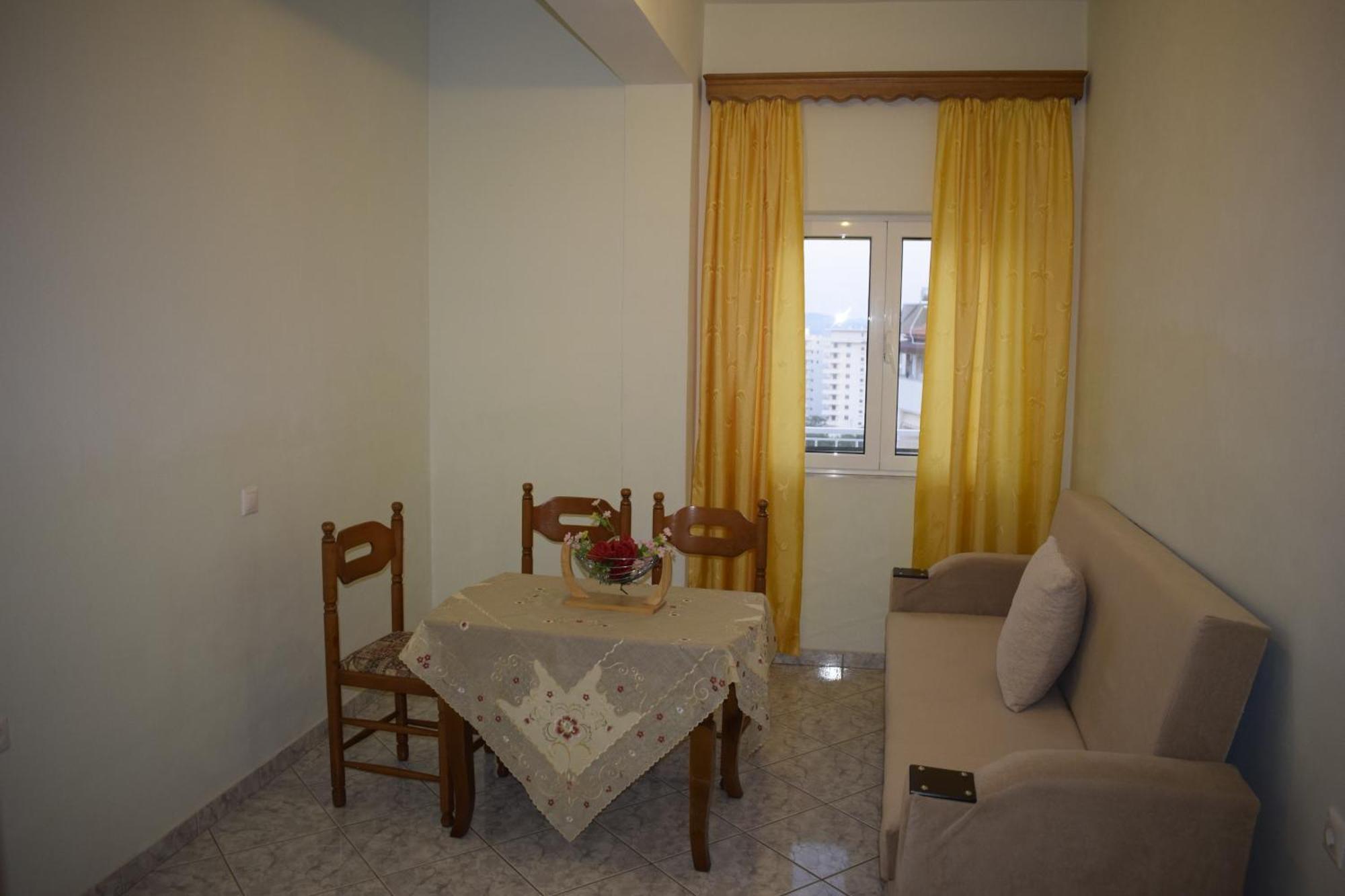 Isabela Apartments Sarandë Exteriör bild