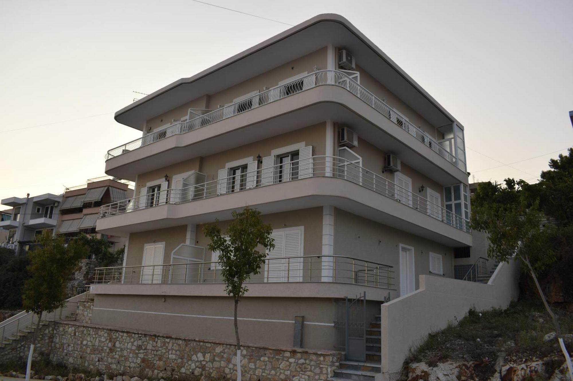 Isabela Apartments Sarandë Exteriör bild