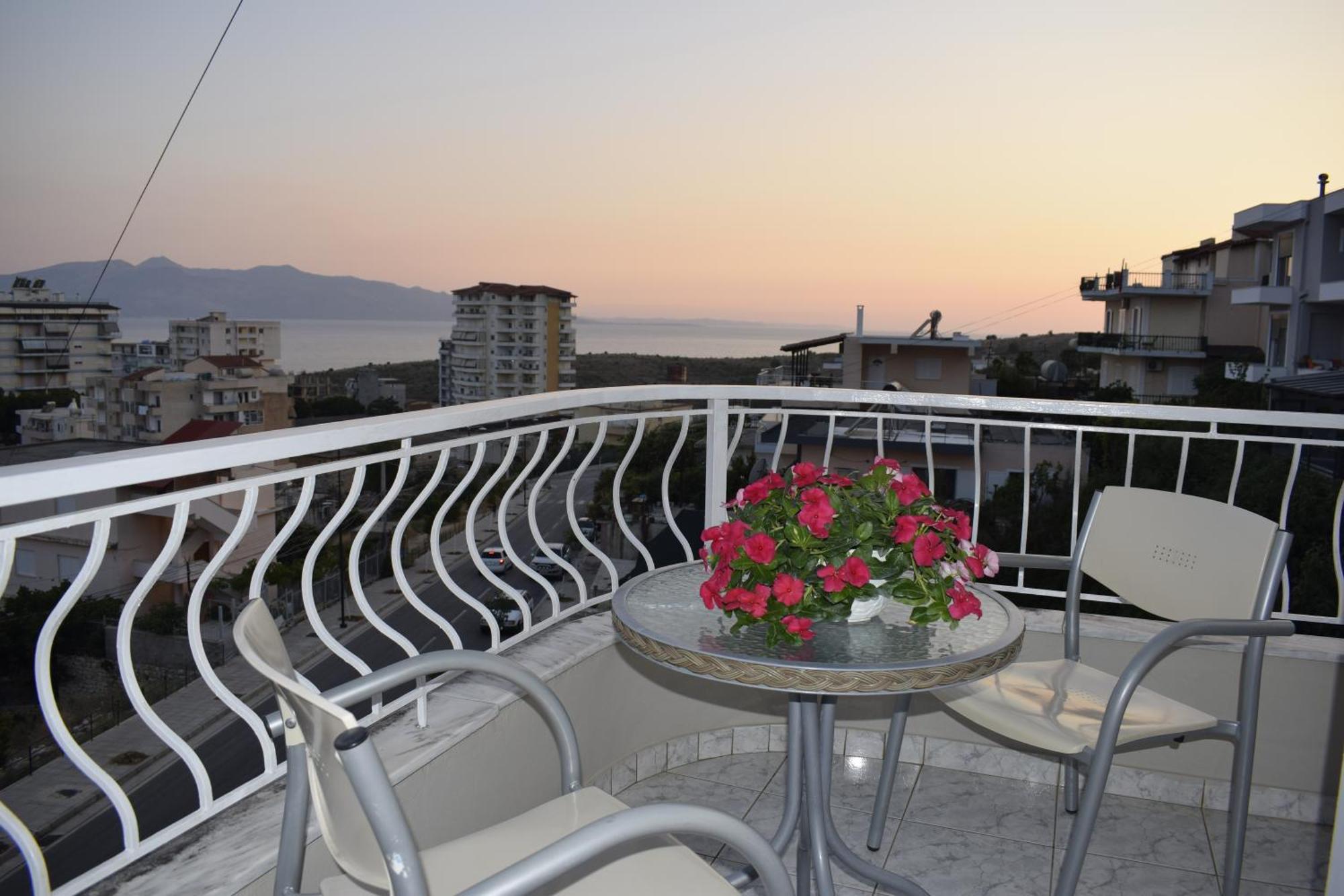 Isabela Apartments Sarandë Exteriör bild