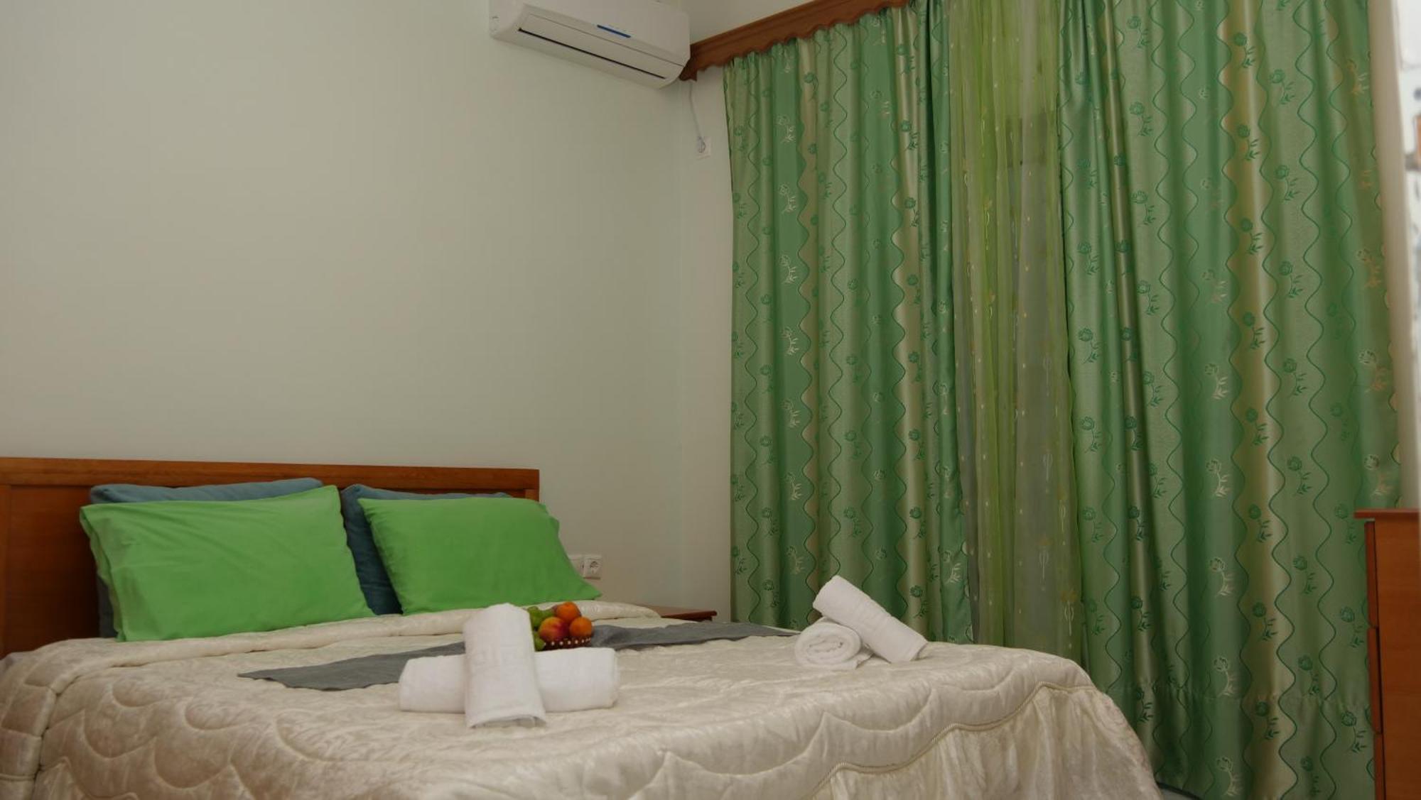 Isabela Apartments Sarandë Exteriör bild